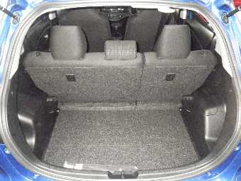 TOYOTA VITZ 2020 Image 8