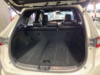 TOYOTA HARRIER 2017 Image 9