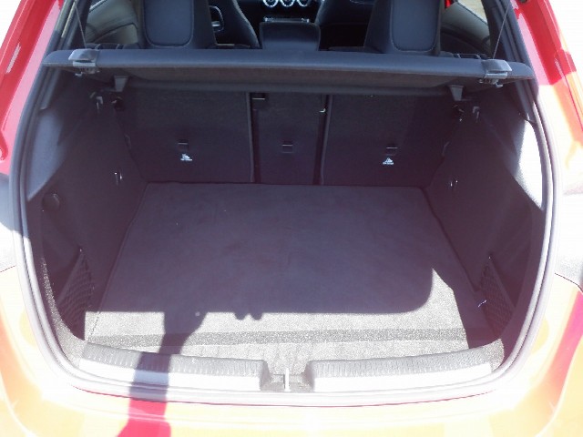 MERCEDES BENZ A CLASS 2019 Image 24