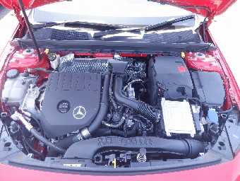 MERCEDES BENZ A CLASS 2019 Image 24