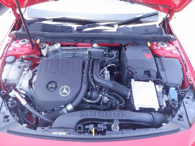 MERCEDES BENZ A CLASS 2019 Image 30