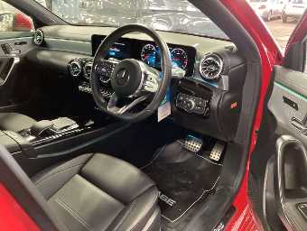 MERCEDES BENZ A CLASS 2019 Image 5