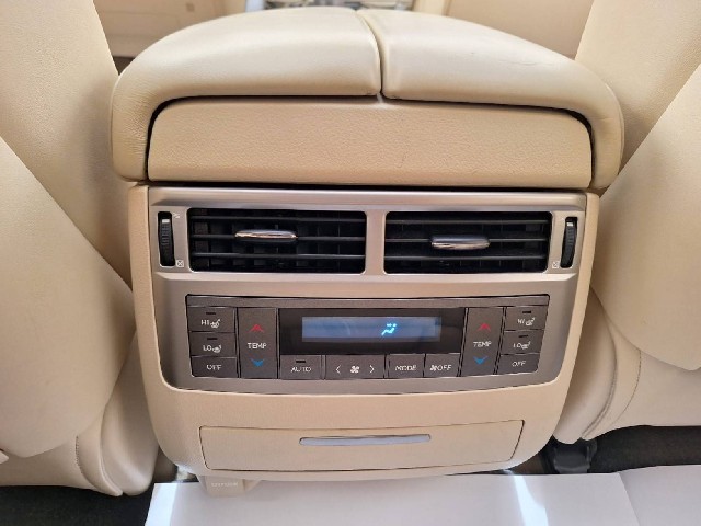 LEXUS LX 570 2014 Image 21