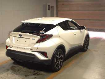 TOYOTA C-HR 2017 Image 2