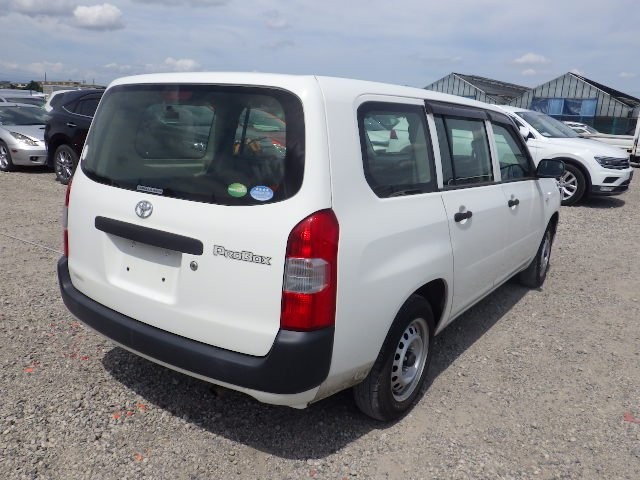 TOYOTA PROBOX 2018 Image 37