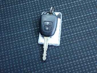 TOYOTA VITZ 2018 Image 8