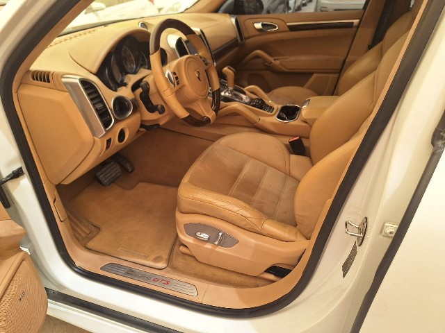 PORSCHE CAYENNE 2013 Image 20