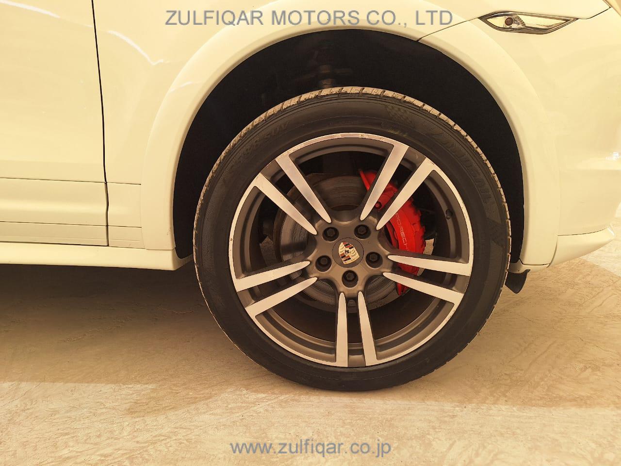 PORSCHE CAYENNE 2013 Image 25