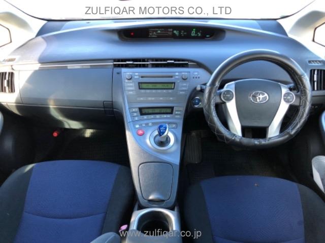 TOYOTA PRIUS 2013 Image 4