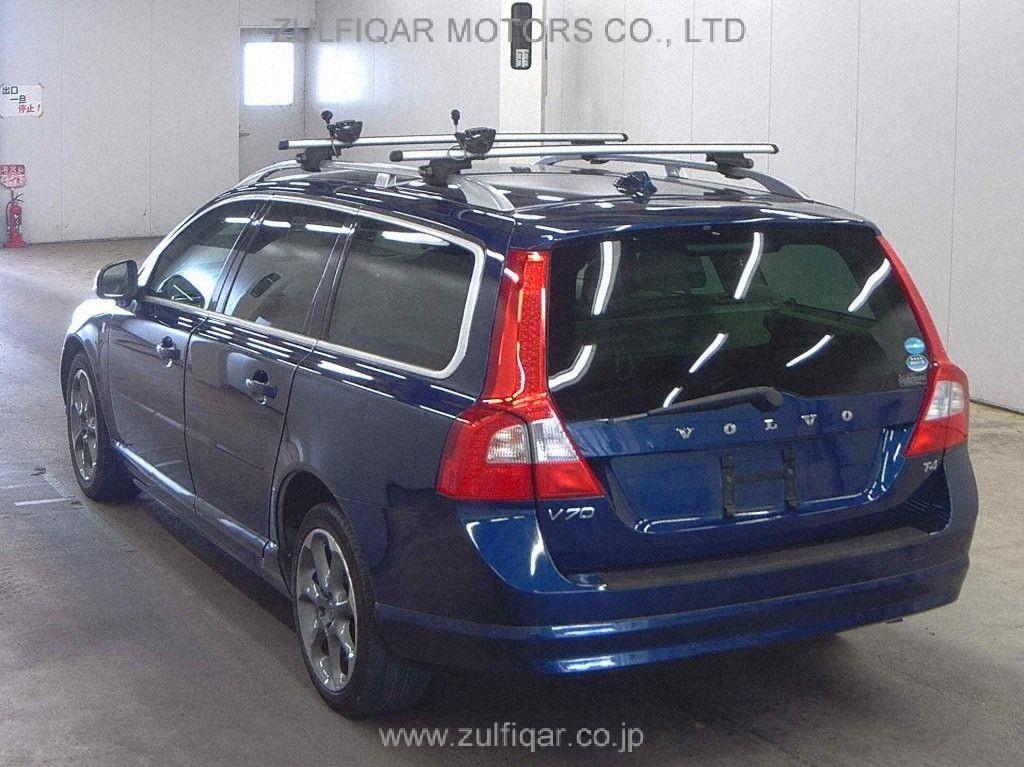 VOLVO V70 2012 Image 2