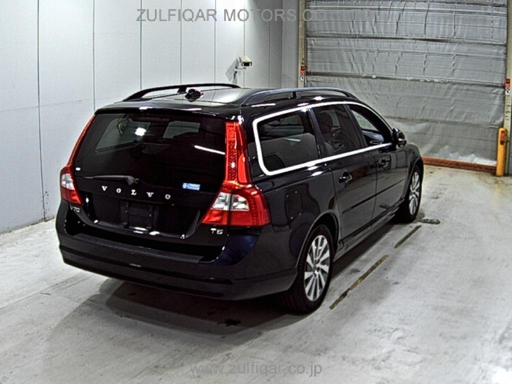 VOLVO V70 2012 Image 4