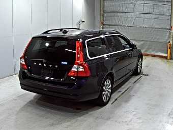 VOLVO V70 2012 Image 4