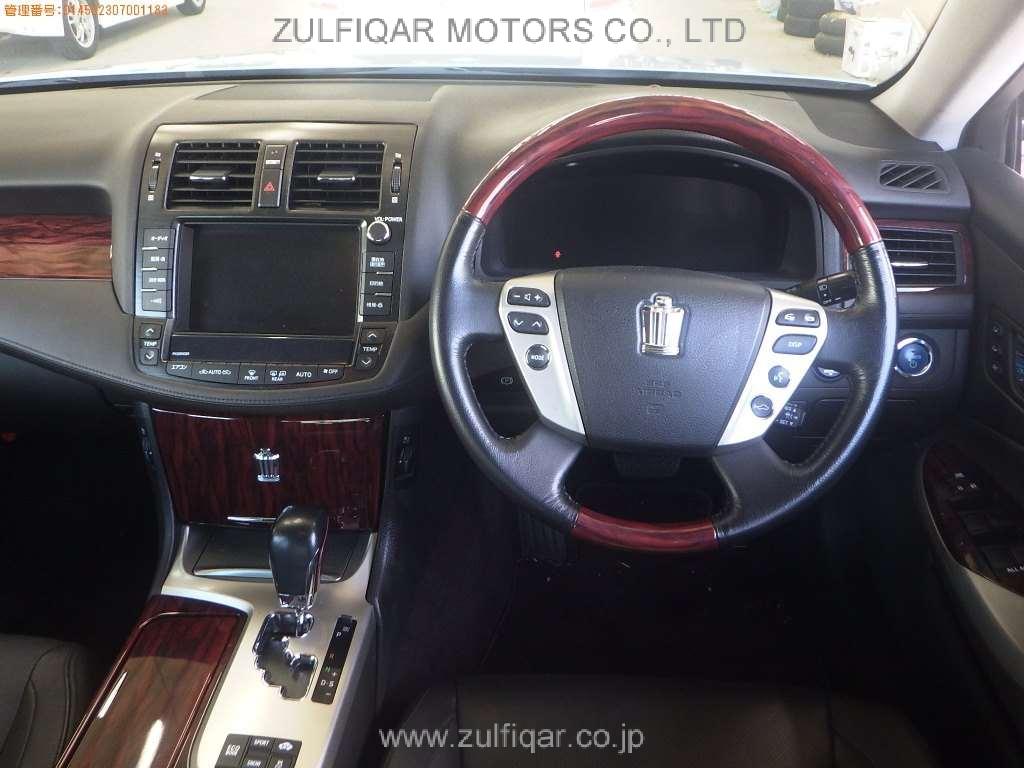 TOYOTA CROWN HYBRID 2010 Image 6