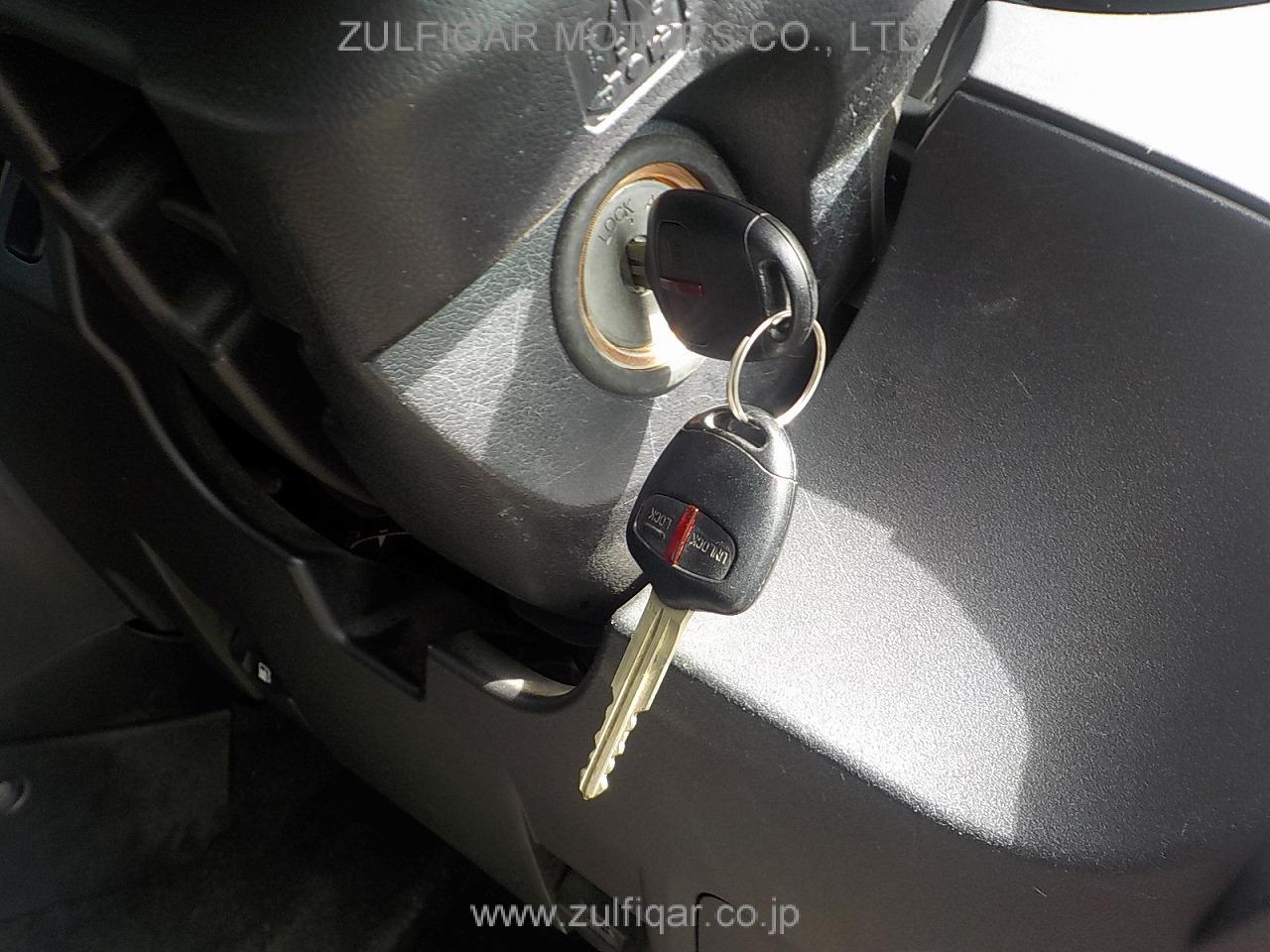 MITSUBISHI PAJERO 2009 Image 25