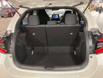 TOYOTA YARIS 2021 Image 9