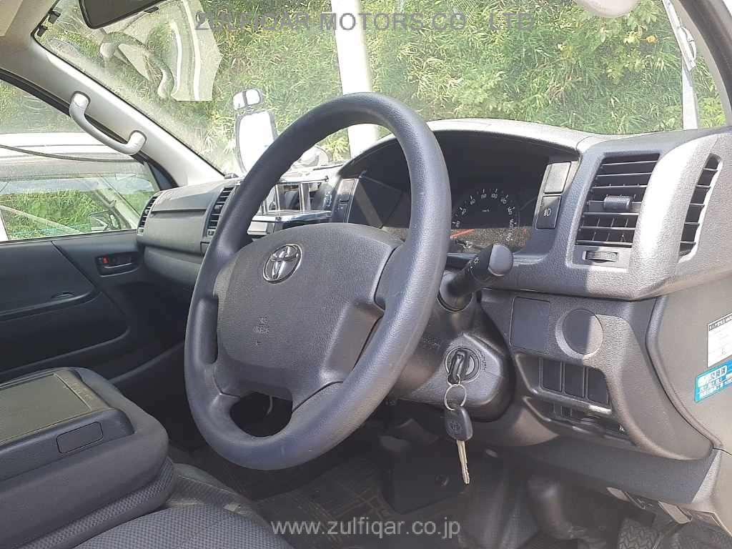 TOYOTA HIACE 2017 Image 7