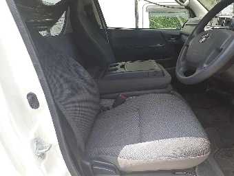 TOYOTA HIACE 2017 Image 8