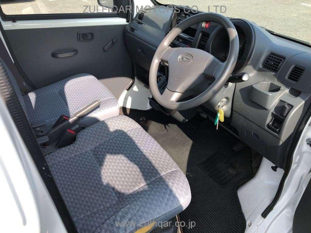 DAIHATSU HIJET CARGO 2017 Image 5