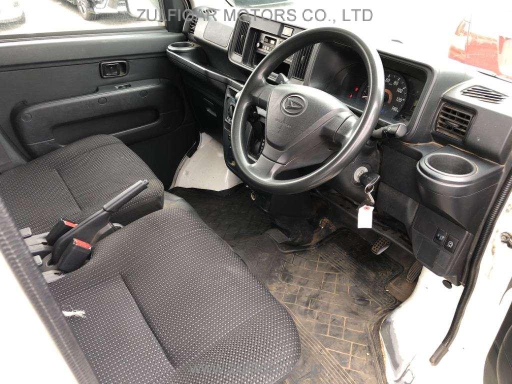 DAIHATSU HIJET CARGO 2019 Image 5