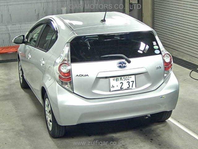 TOYOTA AQUA 2013 Image 2