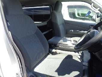 NISSAN NV350 CARAVAN 2018 Image 7