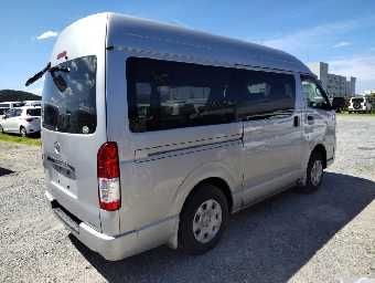 TOYOTA HIACE 2017 Image 2