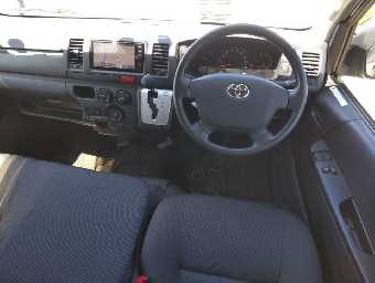 TOYOTA HIACE 2017 Image 8