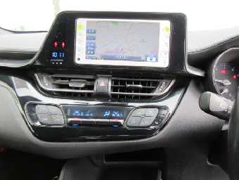 TOYOTA C-HR 2017 Image 15
