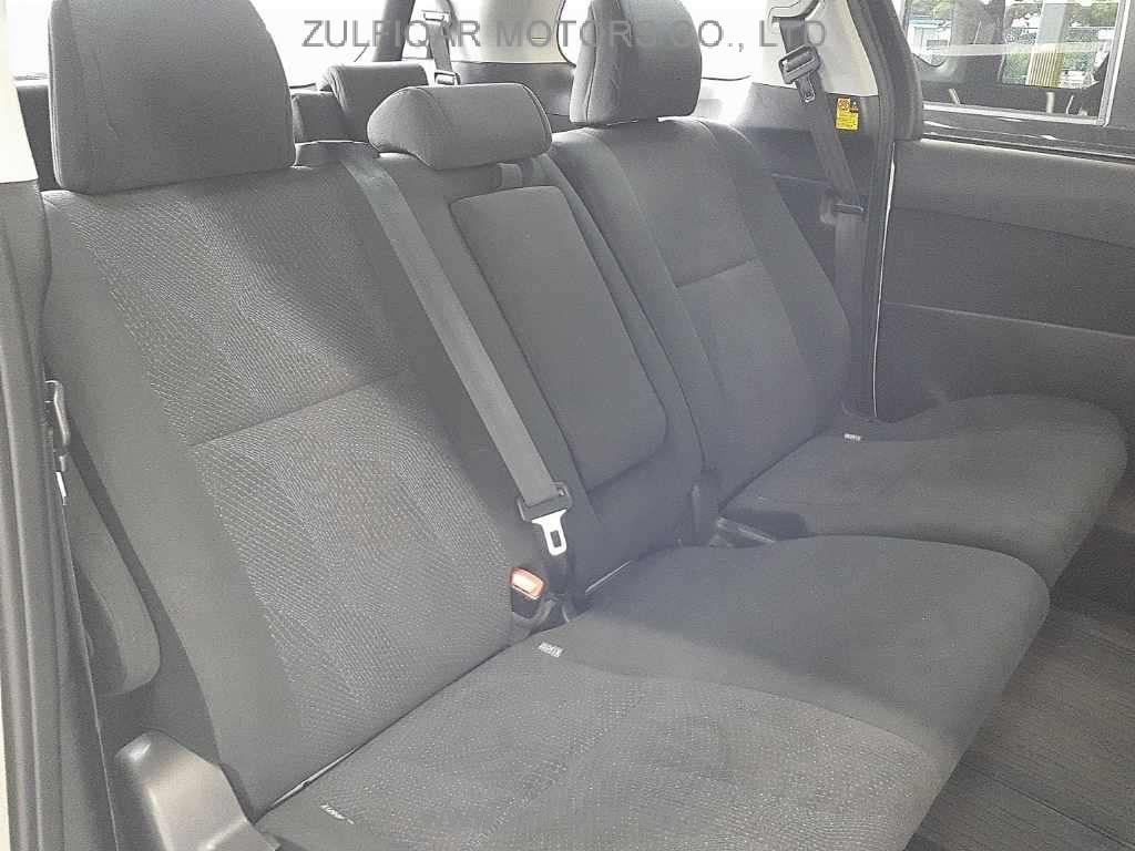 TOYOTA ESTIMA 2012 Image 9