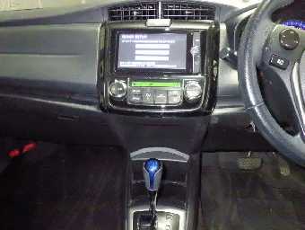 TOYOTA COROLLA AXIO 2013 Image 4