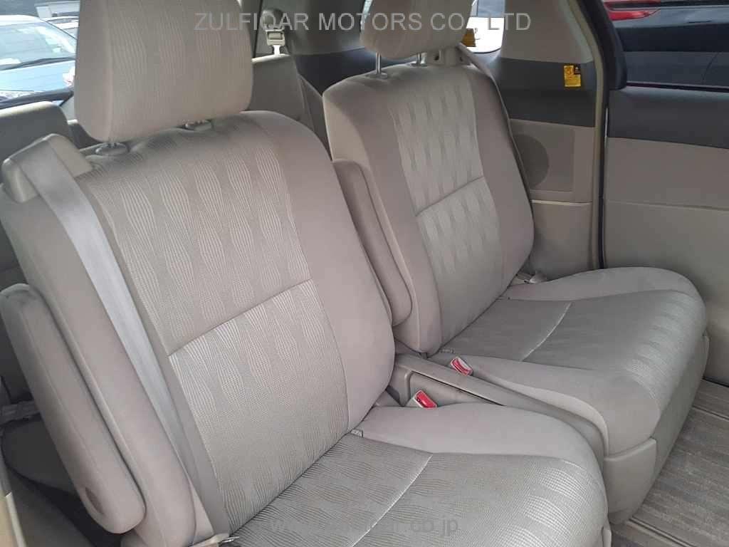 TOYOTA ESTIMA 2009 Image 9
