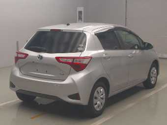 TOYOTA VITZ 2018 Image 2