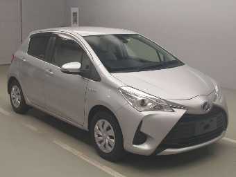 TOYOTA VITZ 2018 Image 3