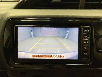 TOYOTA VITZ 2018 Image 10