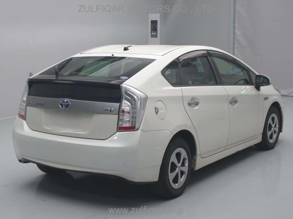 TOYOTA PRIUS PHV 2013 Image 2