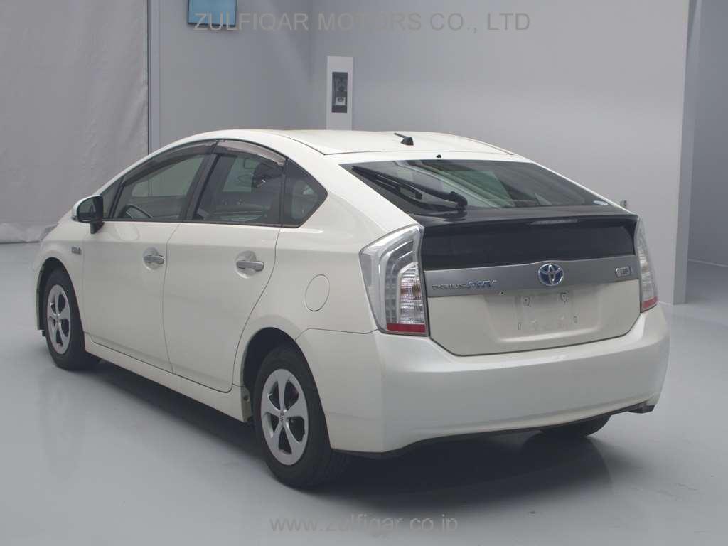 TOYOTA PRIUS PHV 2013 Image 4