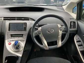 TOYOTA PRIUS PHV 2013 Image 6