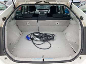 TOYOTA PRIUS PHV 2013 Image 8