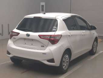 TOYOTA VITZ 2018 Image 2