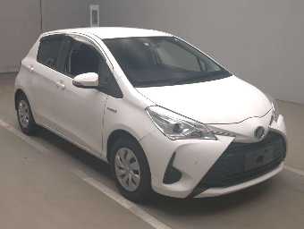 TOYOTA VITZ 2018 Image 3