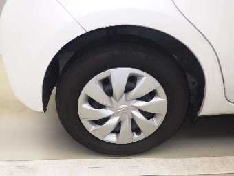 TOYOTA VITZ 2018 Image 9