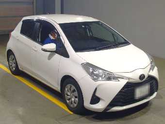 TOYOTA VITZ 2017 Image 3