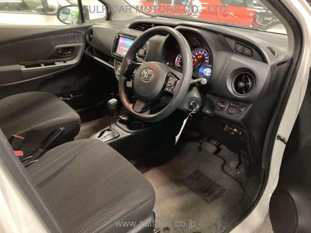 TOYOTA VITZ 2017 Image 5