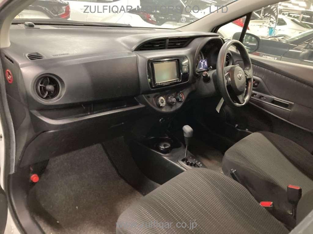 TOYOTA VITZ 2017 Image 7