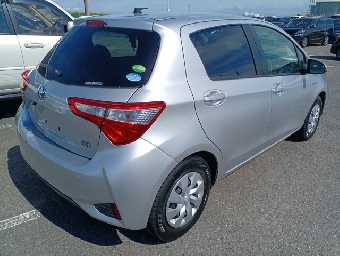 TOYOTA VITZ 2018 Image 11