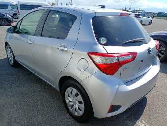 TOYOTA VITZ 2018 Image 12