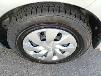 TOYOTA VITZ 2018 Image 13