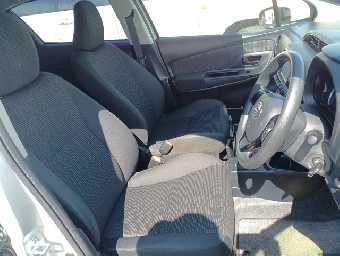 TOYOTA VITZ 2018 Image 16