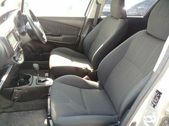 TOYOTA VITZ 2018 Image 23