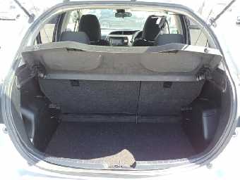 TOYOTA VITZ 2018 Image 19